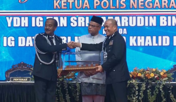2006 NSL SAIFUDDIN TANGGUNGJAWAB BUKAN ANUGERAH 1
