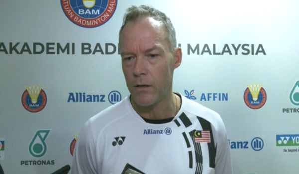 2511 SKN BADMINTON LATIHAN